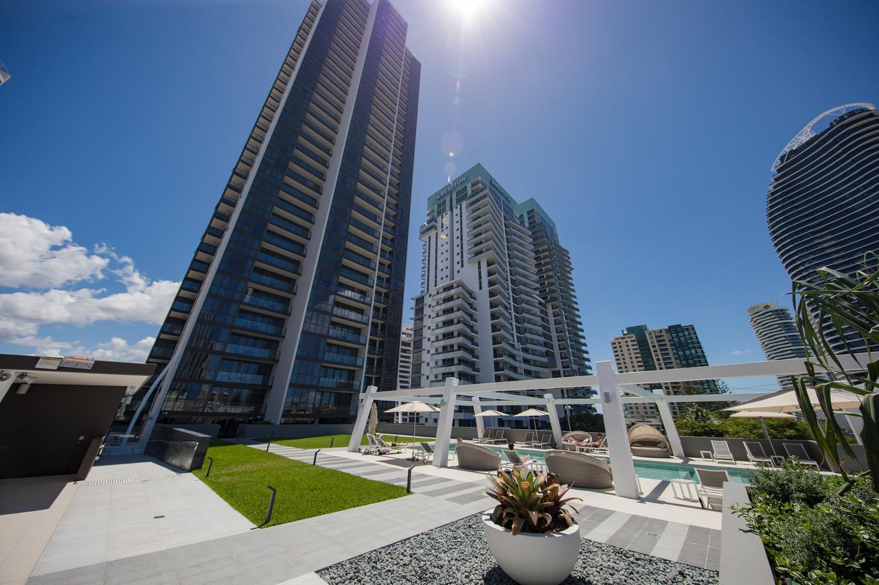 Dayday Premier Apartments At 2663 Gold Coast Hwy, Broadbeach Exterior photo