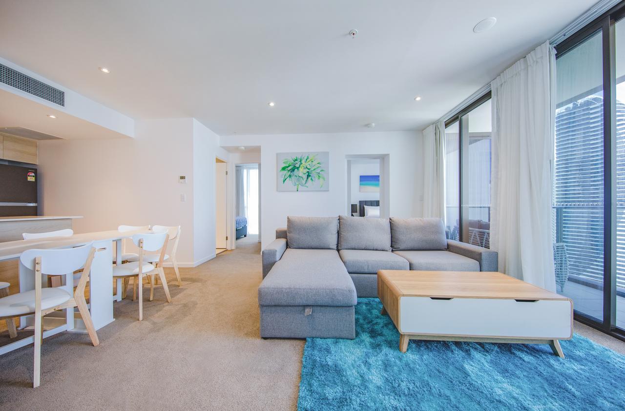 Dayday Premier Apartments At 2663 Gold Coast Hwy, Broadbeach Exterior photo