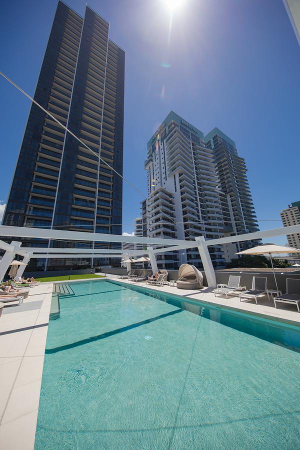 Dayday Premier Apartments At 2663 Gold Coast Hwy, Broadbeach Exterior photo