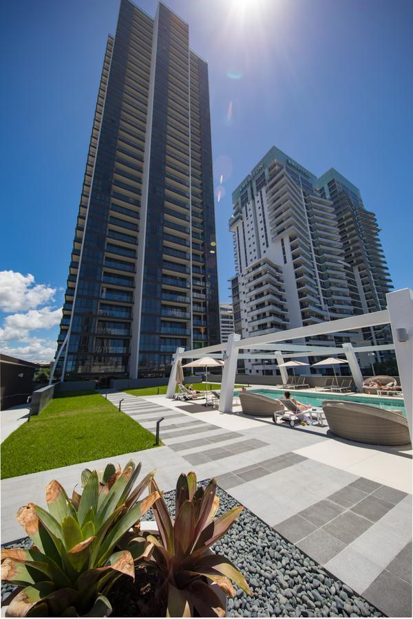 Dayday Premier Apartments At 2663 Gold Coast Hwy, Broadbeach Exterior photo