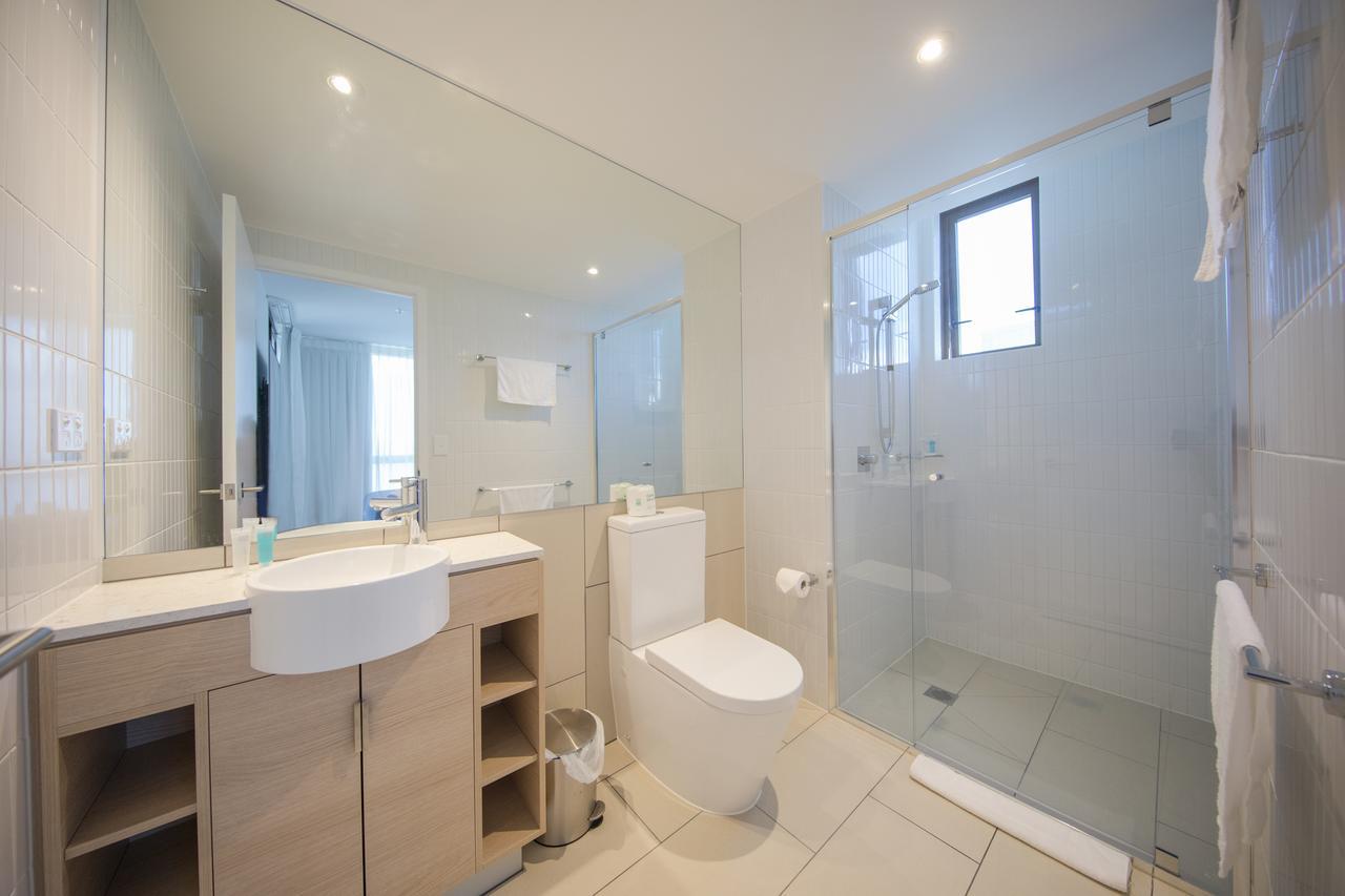 Dayday Premier Apartments At 2663 Gold Coast Hwy, Broadbeach Exterior photo